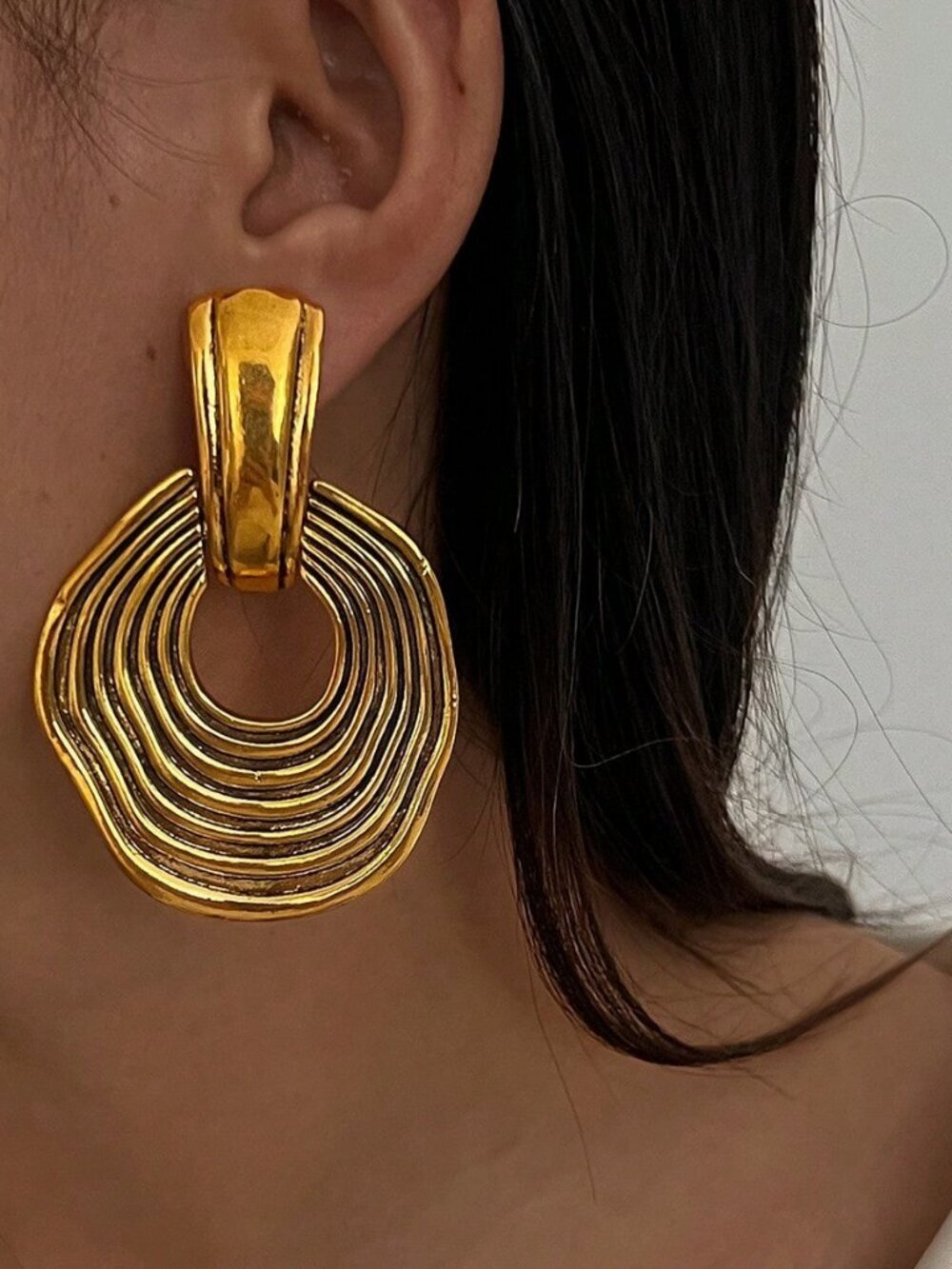 Gold Women's Geometric Round Earrings With Large Studs French Texture Earrings